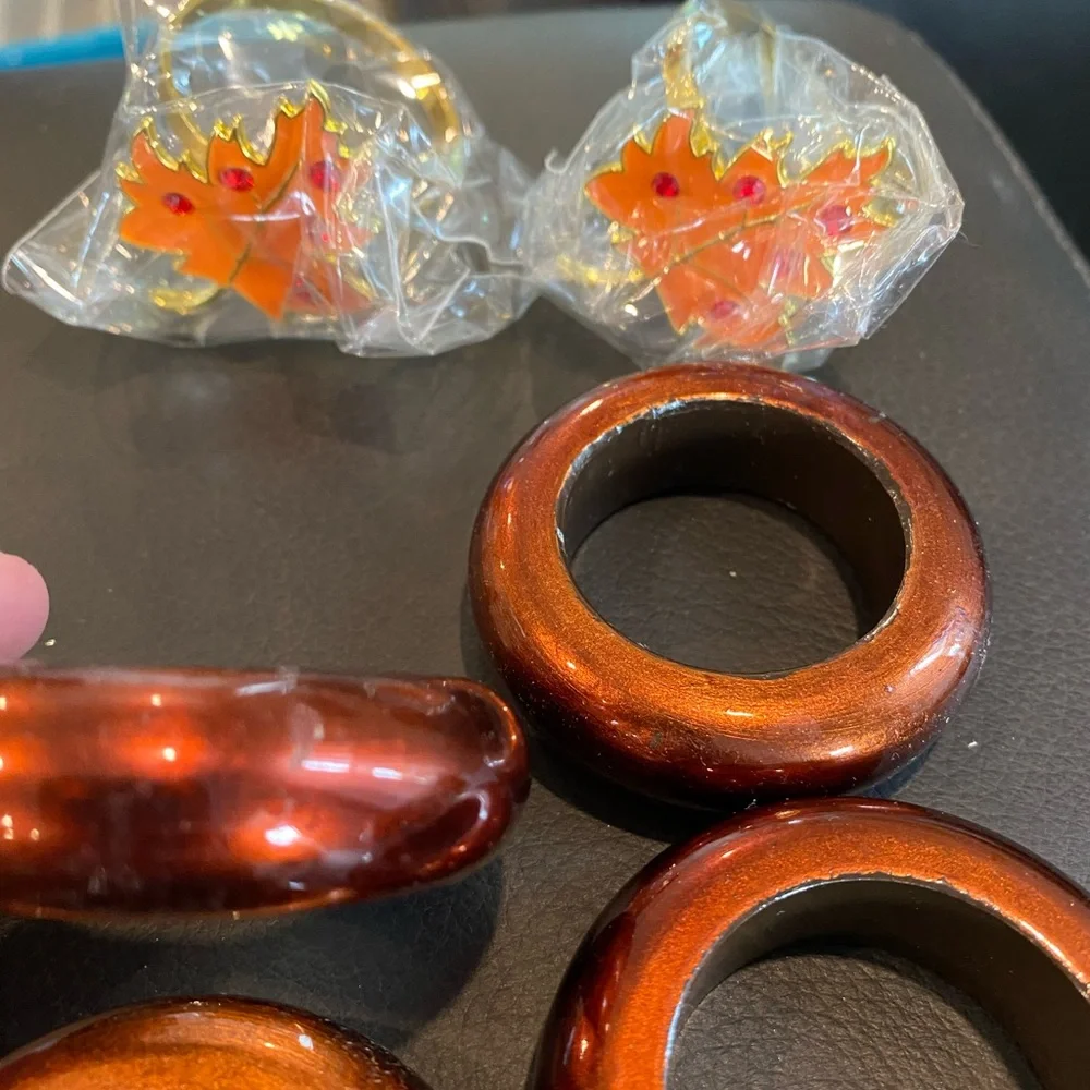 Brown Circular Napkin‎ Rings